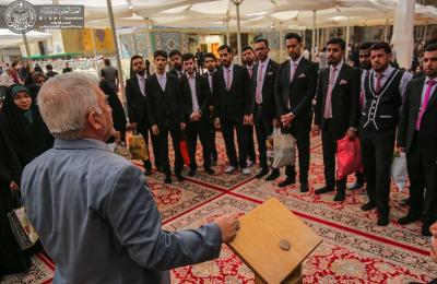 ضمن برنامج الاحتفاء بطلبة الجامعات.. قسما العلاقات والفكرية في العتبة العلوية يستقبلان وفداً من خريجي جامعة الكوفة