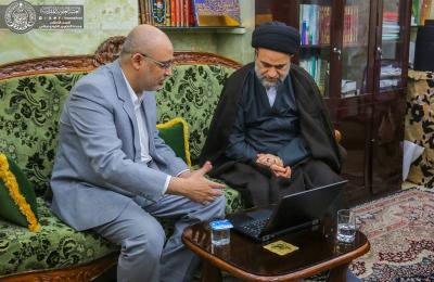 وفد مؤسسة الإمام الخوئي في نيويورك يتشرف بزيارة مرقد أمير المؤمنين (عليه السلام) ويلتقي برئيس ديوان الوقف الشيعي