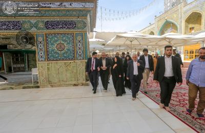 سفيرة أستراليا في العراق تبدي إعجابها واحترامها للمعالم التاريخية والأثرية في مرقد الإمام علي (عليه السلام)