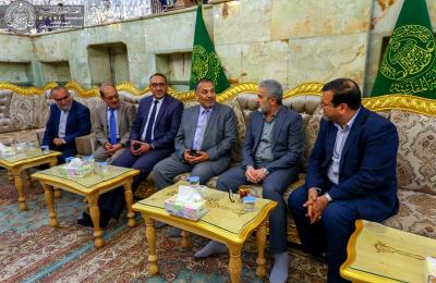وفد إعلامي وصحفي من النجف الأشرف يهنئ أمين عام العتبة العلوية المقدسة بمناسبة تسنمه منصبه الجديد