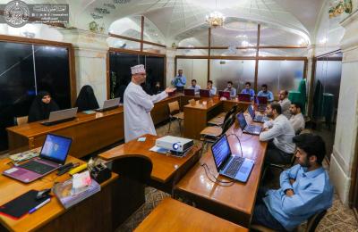 شعبة تنمية الموارد البشرية تقيم دورة لمنتسبي العتبة العلوية عن برنامج الحكومة الالكترونية 