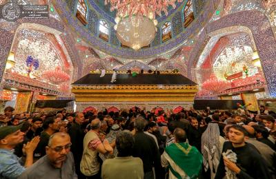 جموع مليونية من الزائرين تتوافد على مرقد أمير المؤمنين (ع) لإحياء ذكرى وفاة النبي محمد (ص) والعتبة العلوية تستنفر طاقاتها لتقديم الخدمات لهم