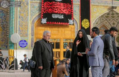 صحفية بريطانية تتجول في أرجاء مرقد أمير المؤمنين (ع) : نشعر بالأمان والاطمئنان هنا وهذه الرسالة سننقلها للعالم 