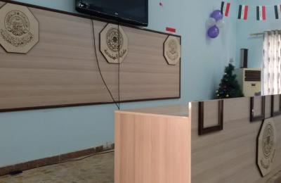 شُعبة النجارة في العتبة العلوية تنجز جملة من أعمال الأثاث المكتبي بتصاميم جديدة