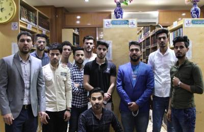 وفد كلية الإمام الكاظم (ع) يزور مكتبة الروضة الحيدرية ويطلع على أقسامها وأهم المصادر الموجودة فيها