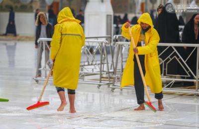  قسم الشؤون الخدمية في العتبة العلوية ... تأهيل الأرجاء الداخلية والخارجية للحرم العلوي الطاهر مع استمرار هطول الغيث 
