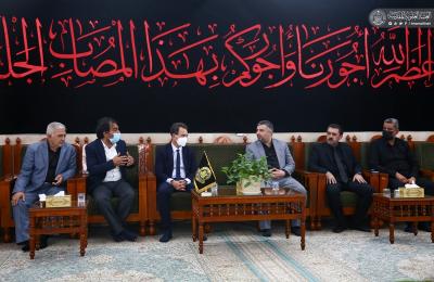 السفير الفرنسي في العراق يبدي انبهاره لمشاهدته المعالم التاريخية والأثرية في رحاب مرقد أمير المؤمنين (ع)