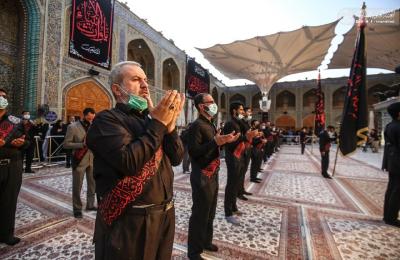 منتسبو العتبة العلوية يندبون الإمام الحجة ابن الحسن(ع) في ذكرى شهادة والده الإمام الحسن العسكري (ع) خلال الزيارة الصباحية 