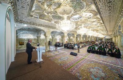 بحضور الأمين العامّ للعتبة العلويّة المقدّسة وممثل المرجعية في محافظة ميسان .. تكريم أكثر من 300 طالب وطالبة من المتفوّقين