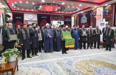 العتبة العلويّة المقدّسة تتسلّّم راية المرقد الرضويّ المطهّر 