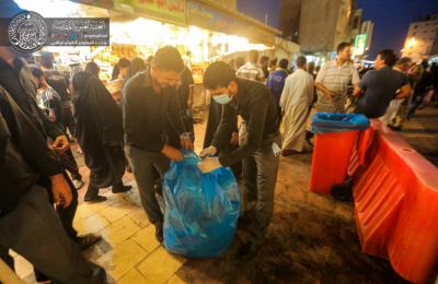 كوادر العتبة العلوية المقدسة تستنفر جهودها فجر الخميس لتنظيف محيط الصحن الحيدري الشريف والشوارع والمقتربات المؤدية اليه خدمة للزائرين الكرام