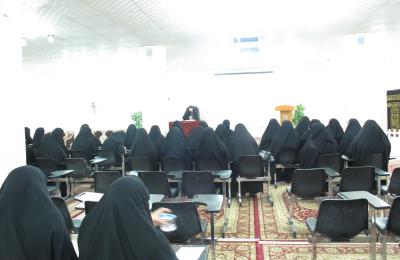 شعبة الدراسات والبحوث النسوية في العتبة العلوية المقدسة تنفذ برنامجا توعويا تنمويا عاما يختص بالمنتسبات والمتطوعات وزائرات وضيوف المولى أمير المؤمنين (عليه السلام)