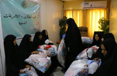 تزامنا مع الاحتفال بولادة الأقمار المحمدية.. القسم النسوي في العتبة العلوية يوزع الهدايا على المواليد الجدد 