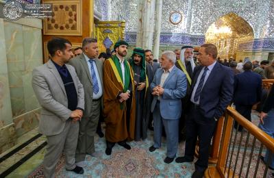 شيخ الطريقة  العلية القادرية يتشرف بزيارة أمير المؤمنين (عليه السلام)