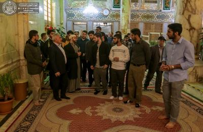 وفد مؤسسة العروة الوثقى من بريطانيا يتشرف بزيارة مرقد الإمام علي (عليه السلام)