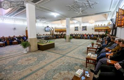 وفد ممثلي مكاتب مفوضية الانتخابات في المحافظات العراقية يتشرفون بزيارة مرقد الإمام علي (عليه السلام)