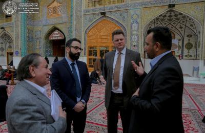 وفد دبلوماسي من الخارجية السويدية يبدي إعجابه بالمعالم التاريخية والأثرية لمرقد أمير المؤمنين (عليه السلام)