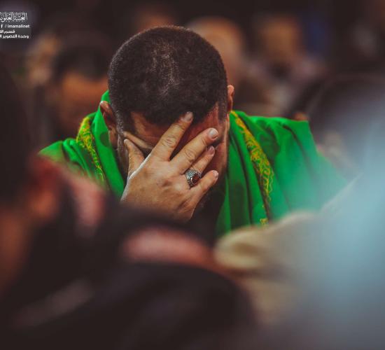  أجواء الحزن في الصحن الحيدري الشريف ليلة استشهاد السيدة فاطمة الزهراء (عليها السلام)