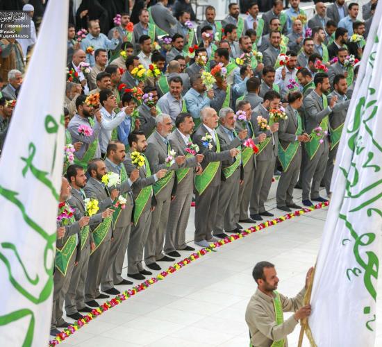 منتسبو العتبة العلوية المقدسة يحيون ذكرى ولادة الامام الحسين (عليه السلام ) في الصحن الحيدري الشريف