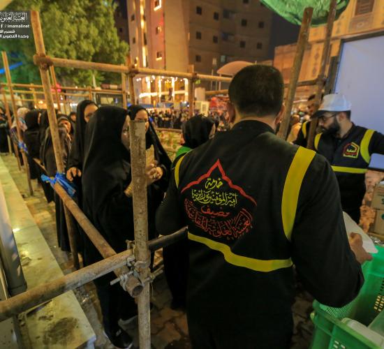 مضيف العتبة العلوية : توزيع الآلاف من الوجبات الغذائية يومياً لزائري الأربعين من خلال مواقع الضيافة التابعة للعتبة ومواقع الضيافة الساندة لها 