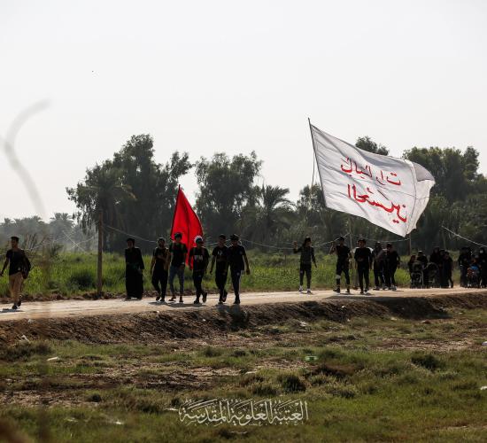 قضاء المشخاب (مدخل محافظة النجف الأشرف) يحتضن جموع الزائرين المشاركين في مسيرة الأربعين