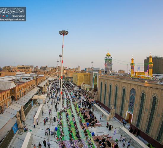 تقرير مصور : الامانه العامة للعتبة العلوية المقدسة تقوم  بمائدة افطار للصائمين بعدد 3000 وجبة بقرب المرقد المطهر 