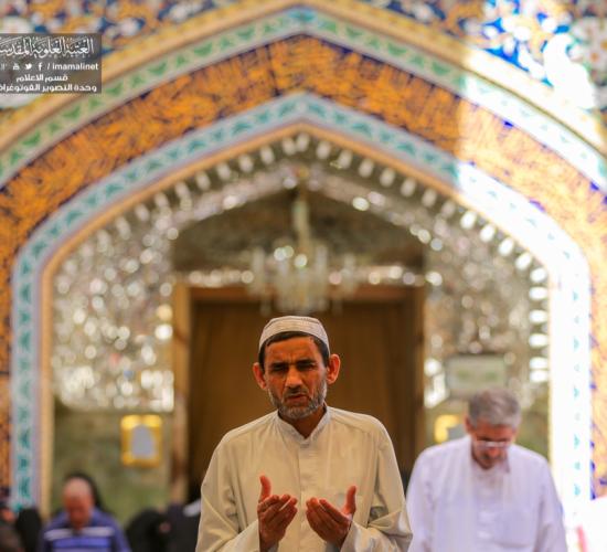 تقرير مصور : صلاة الظهر والعصر في اول ايام عيد الاضحى المبارك في العتبة العلوية المقدسة 