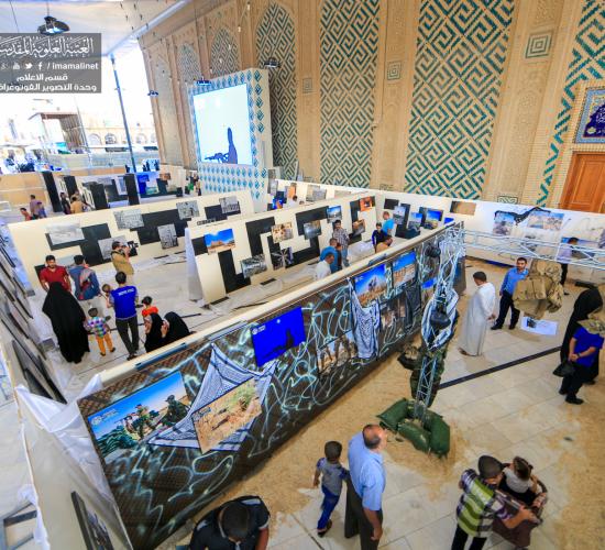 تقرير مصور : استمرار معرض الغدير للصور الفوتوغرافية لليوم الثاني في صحن الامام الحسين عليه السلام في العتبة العلوية المقدسة 