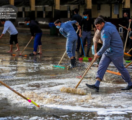 تقرير مصور : العتبة العلوية المقدسة تقوم بحملة تنظيف بعد الانتهاء من مراسيم يوم العاشر من المحرم 