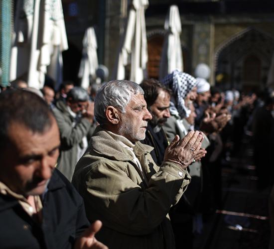 تقرير مصور حول صلاة الجماعة في العتبة العلوية المقدسة