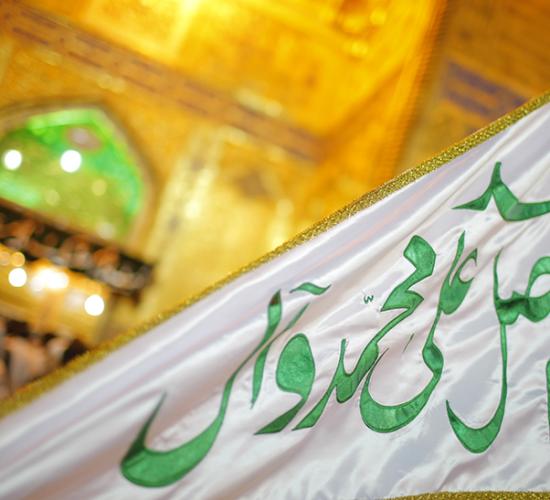 المؤمنون يحيون ذكرى المبعث النبوي الشريف في مرقد المولى الامام علي سلام الله علية