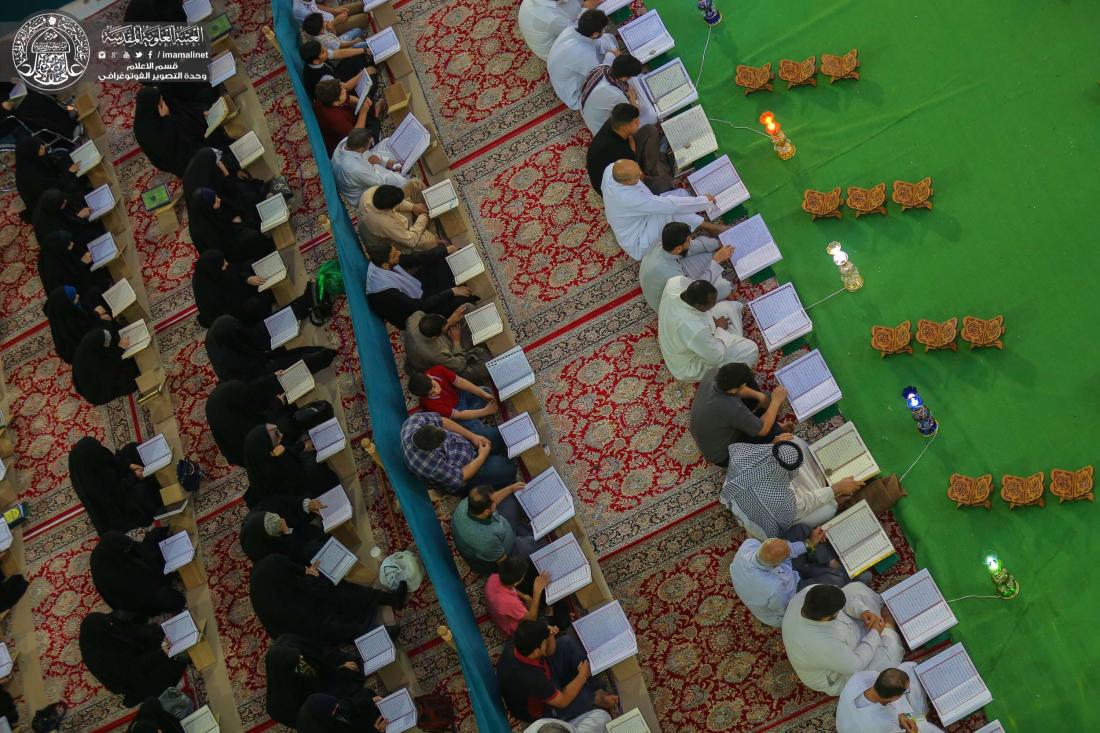 استمرار الختمة القرانية الصباحية بعد صلاة الفجر في اروقة الصحن الشريف | 