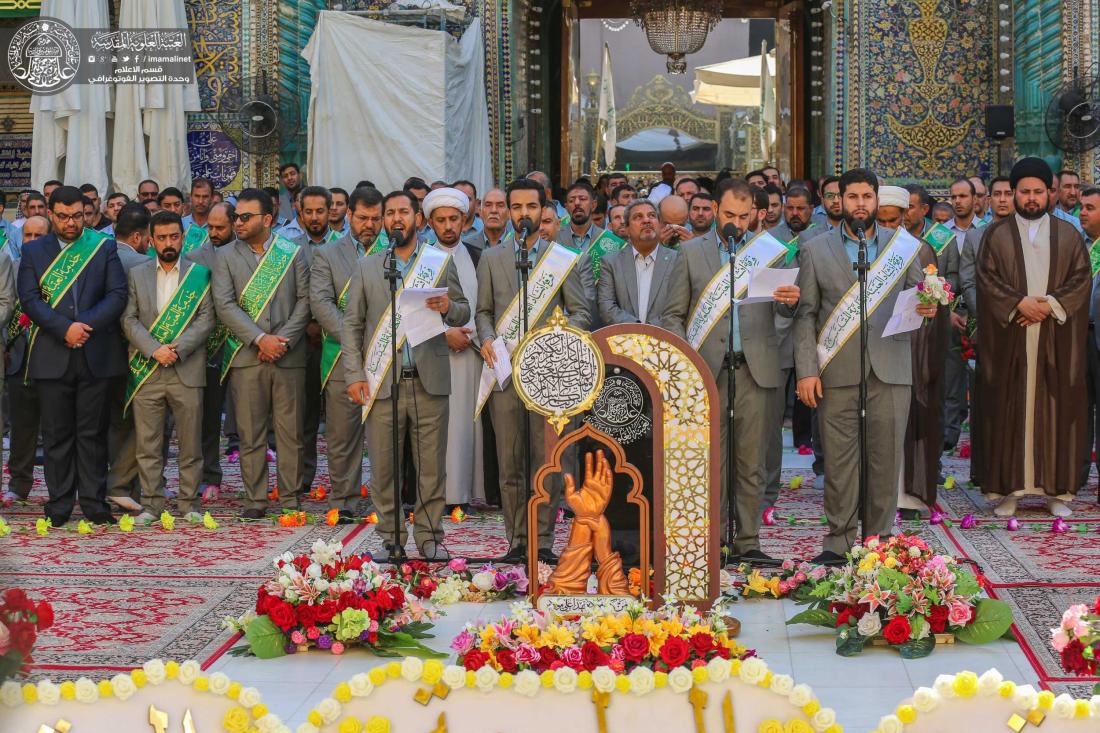 راية الغدير ترفرف في الصحن الحيدري الشريف وسط أهازيج خدّام أمير المؤمنين علي بن أبي طالب (عليه السلام ) | 