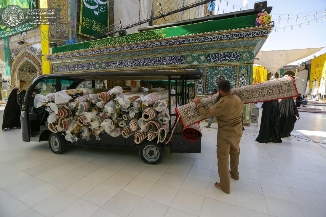 فرش الصحن العلوي المطهر بـ2000 سجادة من النوع الكاشاني استعداداً لمهرجان الغدير السنوي السابع | 