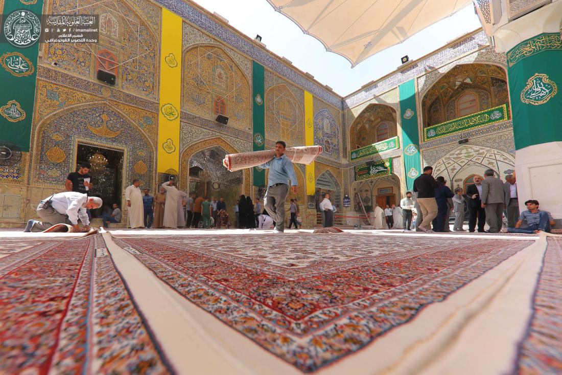 فرش الصحن العلوي المطهر بـ2000 سجادة من النوع الكاشاني استعداداً لمهرجان الغدير السنوي السابع | 