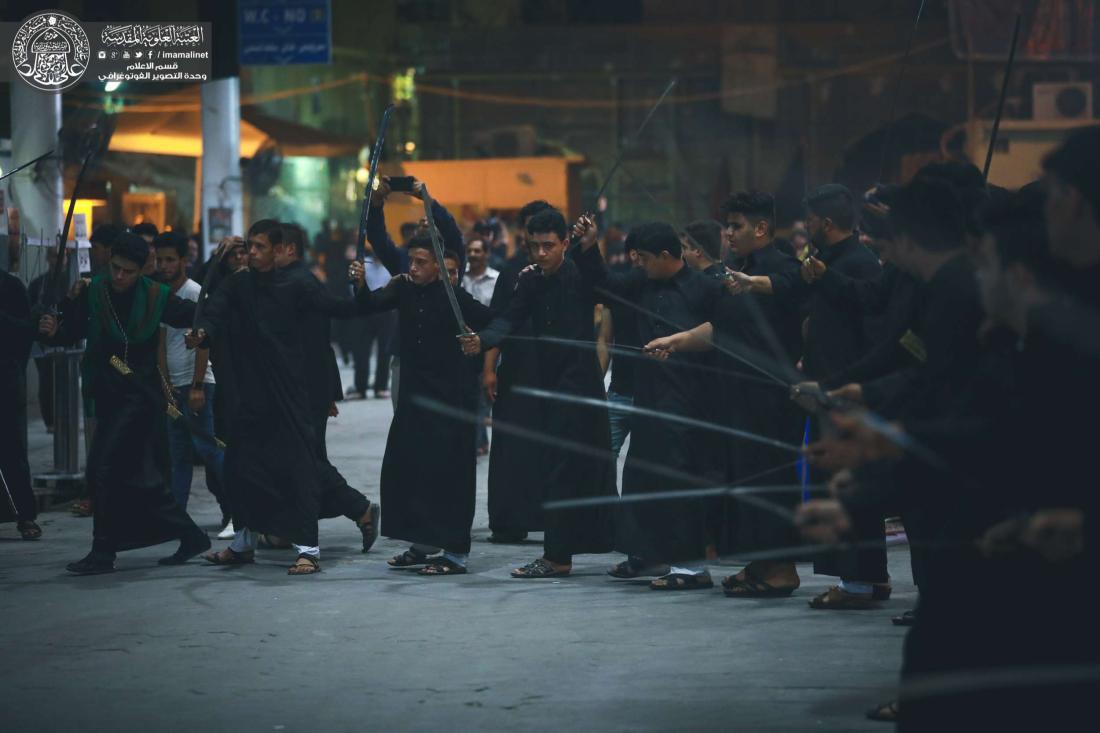 اجواء الحزن ومواكب العزاء الحسيني القريبة من الصحن الحيدري الشريف | 