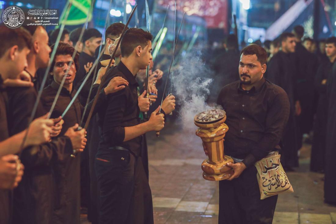 اجواء الحزن ومواكب العزاء الحسيني القريبة من الصحن الحيدري الشريف | 