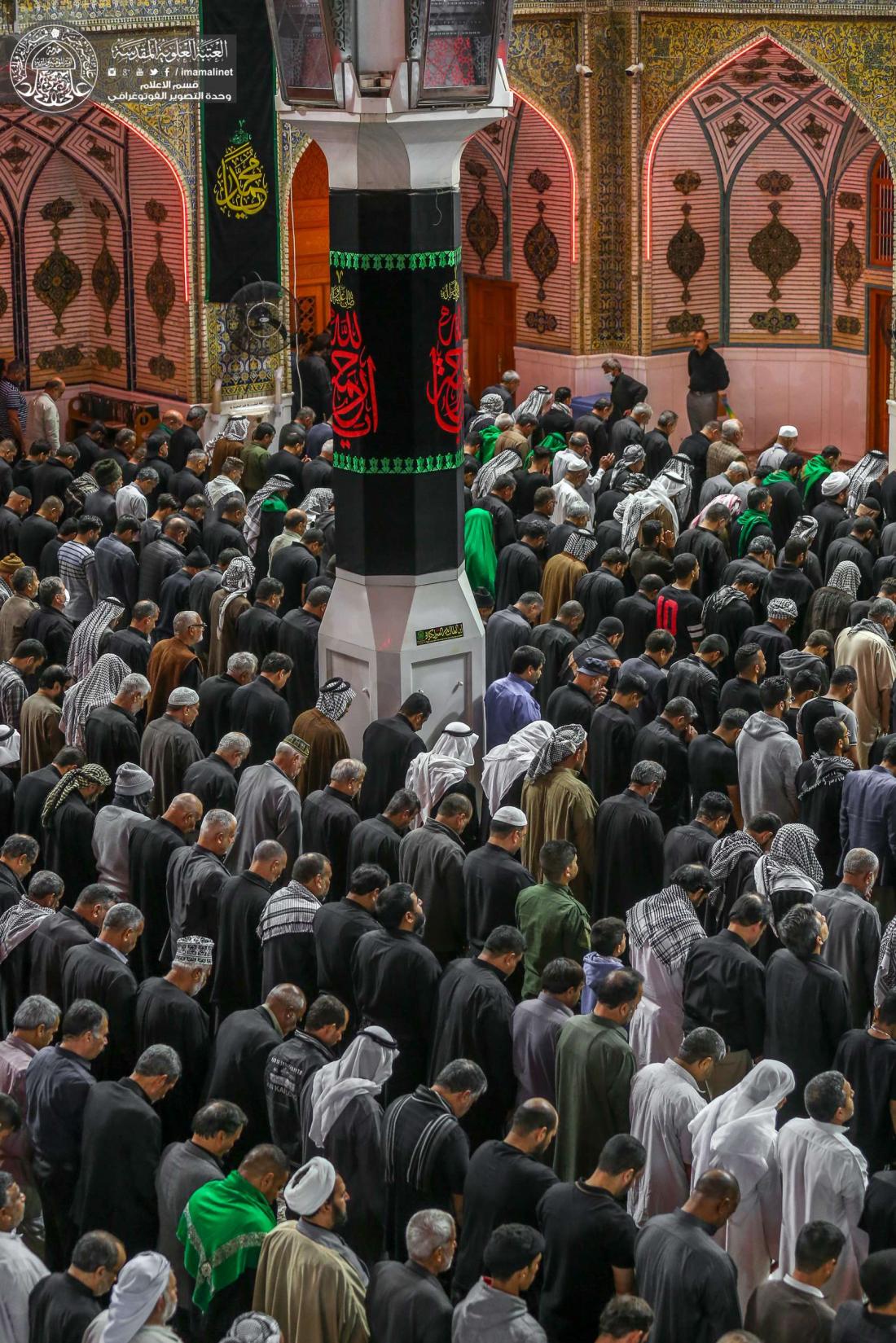 صلاة المغرب في الصحن الحيدري الشريف ليلة وفاة الرسول الاعظم (صلى الله عليه واله وسلم ) | 