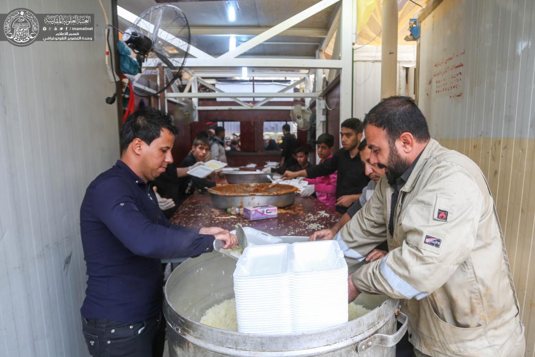 جهود كبيرة في خدمة الزائرين ومنتسبون واصلوا الليل بالنهار لاطعام الزائرين | 