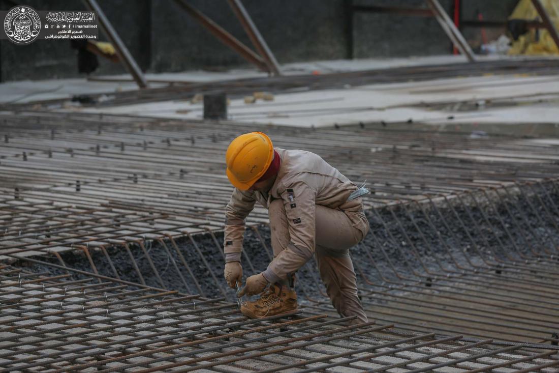 الكوادر الهندسية تواصل أعمالها بمشروع مجمع الصحيات في ساحة الإمام الصادق (عليه السلام)  | 