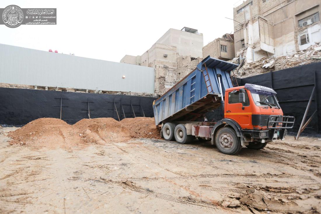 الكوادر الهندسية تواصل أعمالها بمشروع مجمع الصحيات في ساحة الإمام الصادق (عليه السلام)  | 