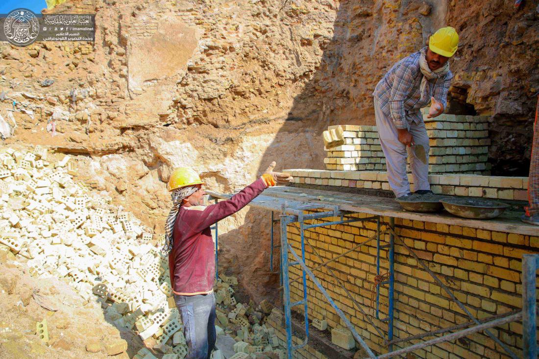 الكوادر الهندسية تواصل أعمالها بمشروع مجمع الصحيات في ساحة الإمام الصادق (عليه السلام)  | 