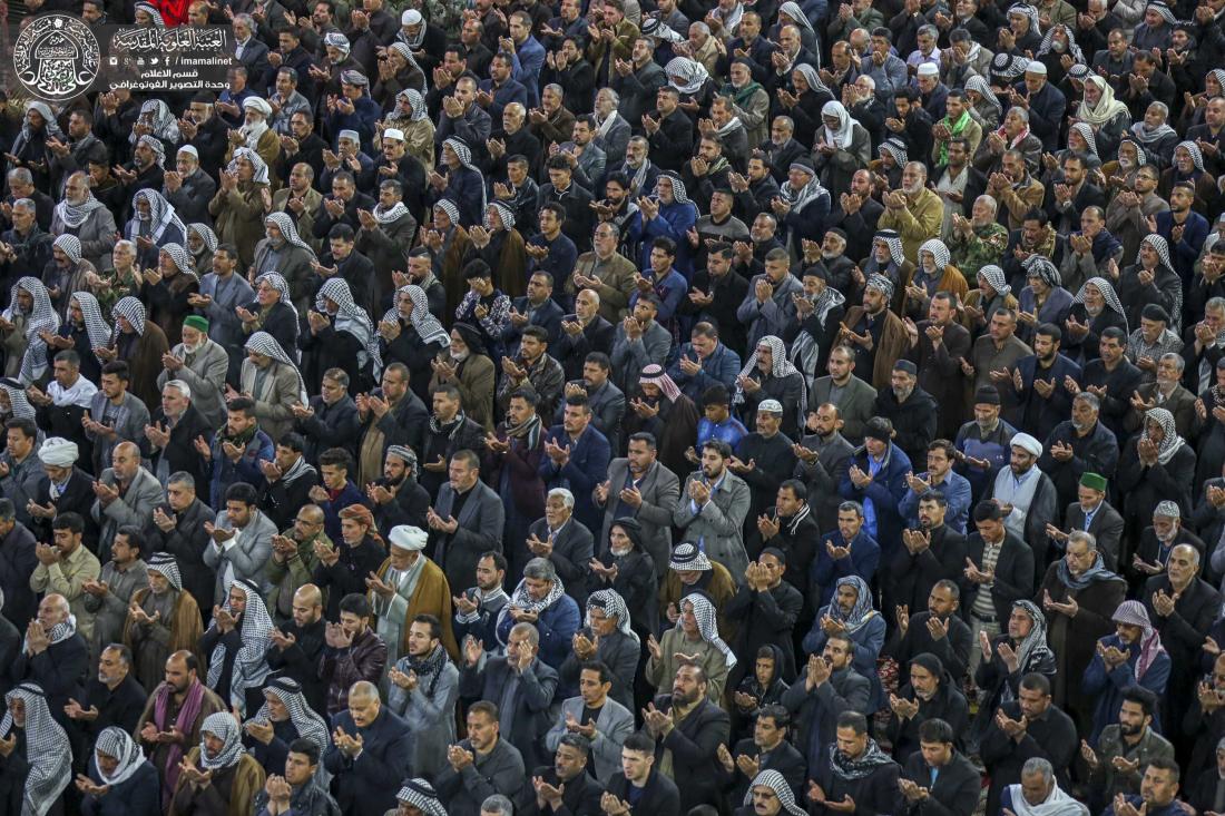 صلاة المغرب في العتبة العسكرية المقدسة ليلة شهادة الإمام علي الهادي ( عليه السلام ). | 