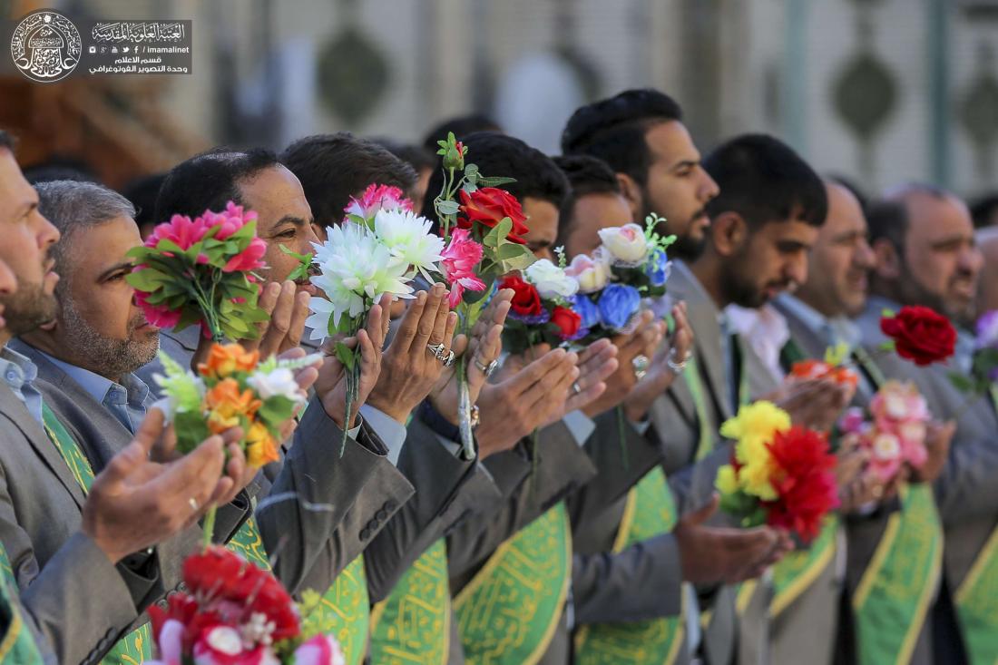 منتسبو العتبة العلوية المقدسة وحشود الزائرين يحتفلون بمناسبة مولد امير المؤمنين (عليه السلام) في باحة الصحن الحيدري المطهر | 