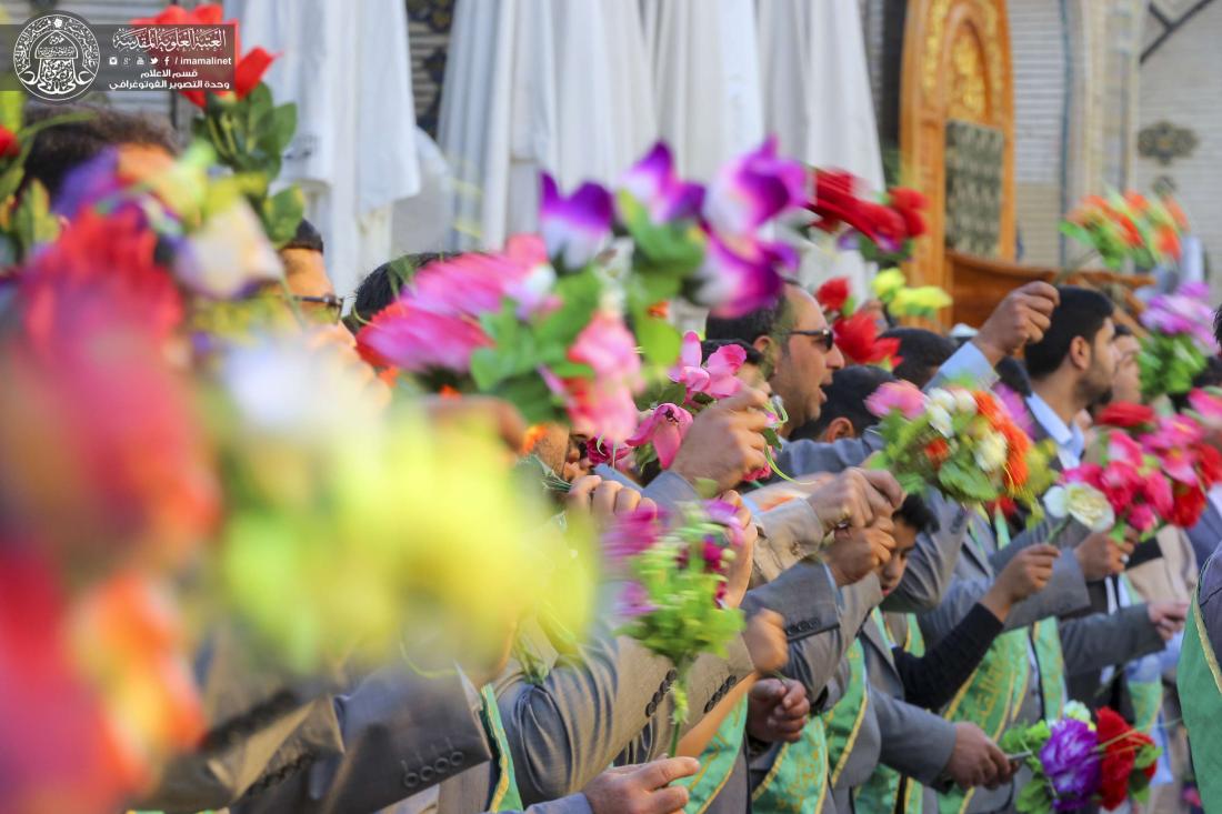 منتسبو العتبة العلوية المقدسة وحشود الزائرين يحتفلون بمناسبة مولد امير المؤمنين (عليه السلام) في باحة الصحن الحيدري المطهر | 