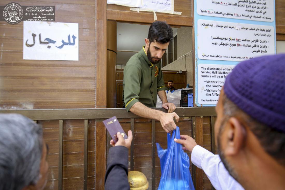 مضيف العتبة العلوية المقدسة يقوم بتأمين وتوزيع أكثر من 20 ألف وجبة خلال زيارة ولادة أمير المؤمنين(عليه السلام). | 