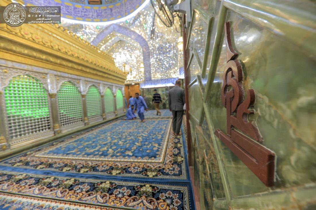 مراسم غسل الضريح الطاهر للمولى أمير المؤمنين (عليه السلام ) بحضور نائب الامين العام للعتبة العلوية المقدسة . | 