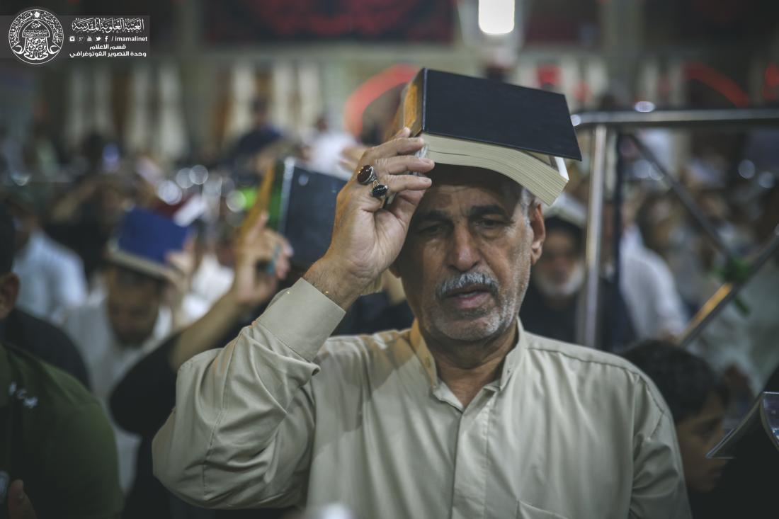 إنها الأيام المباركة التي فيها ليلة هي خير من ألف شهر. اجواء رفع المصاحف في الصحن الحيدري الشريف | 