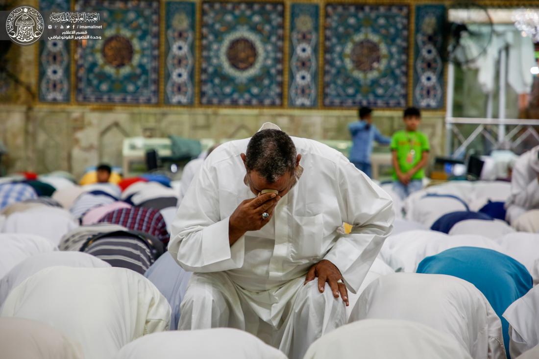 صلاة الجماعة في ليلة عيد الغدير الأغر مع حشود الملبين لنداء الولاء العلوي | 