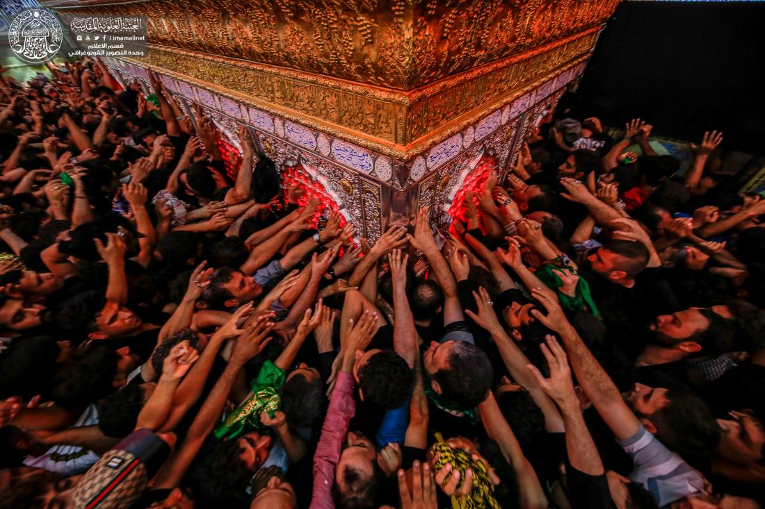الضريح المقدس للامام علي (عليه السلام) يكتظ بالزائرين في ذكرى اربعينية الامام الحسين (سلام الله عليه). | 